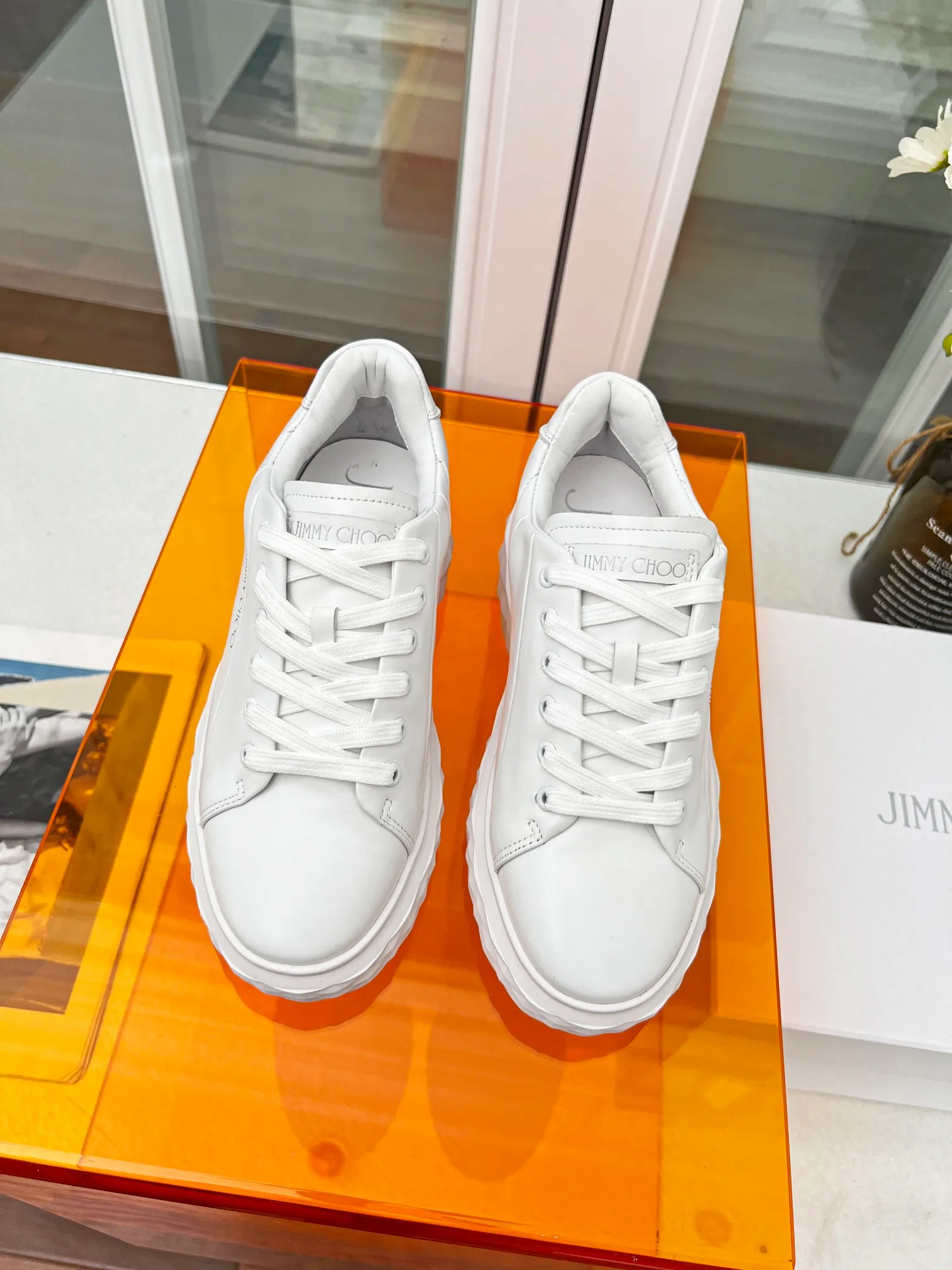 👟👟Ex-factory price 560👟👟 (splicing) Jimmy choo Jimmy Choo 2024 spring and summer Jc new Diamond A new series of sports shoes🔥The uppers are made of original imported cowhide stitching🎵The soles are made of brand elements to prevent diamond multi-faceted cutting to create a three-dimensional sense💥The gradually thinner and thicker design of the soles makes the shoes more comfortable on the feet without the slightest sense of oppression🌹A fashionable, comfortable, versatile and luxurious Diamond sports shoe is worth owning🧚‍♀️ Fabric: Original imported top layer 🐂cowhide Lining: Imported🐑Sheepskin Feet: Original injection molded 🐑 Sheepskin Outsole: Original glass glue combined sole Size: 34-41 (custom-made sizes 34.41 are non-refundable)